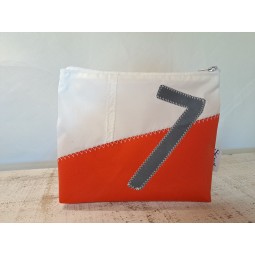 Pochette en voile de bateau recyclée