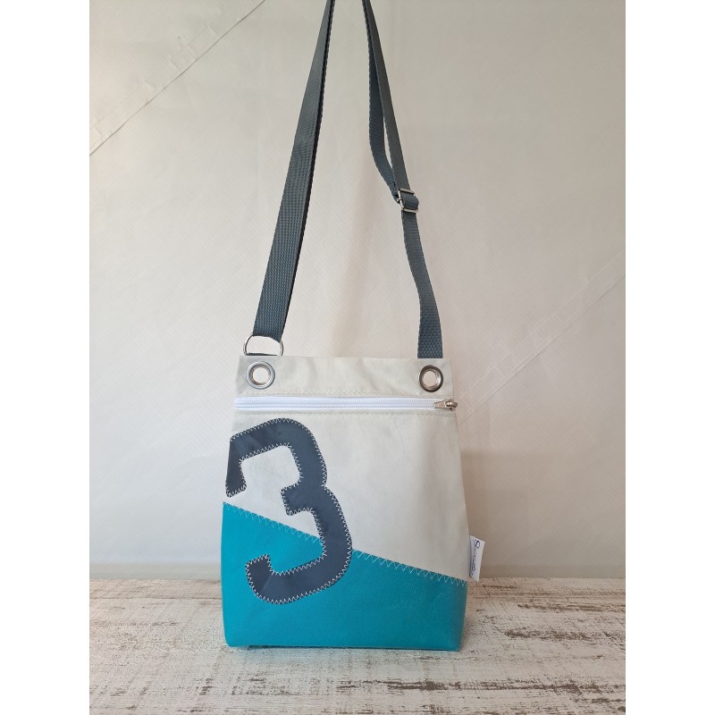 Pochette bandoulière en voile de bateau recyclée
