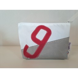 Pochette en voile de bateau recyclée