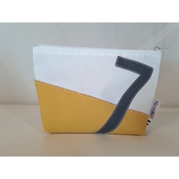 Pochette en voile de bateau recyclée