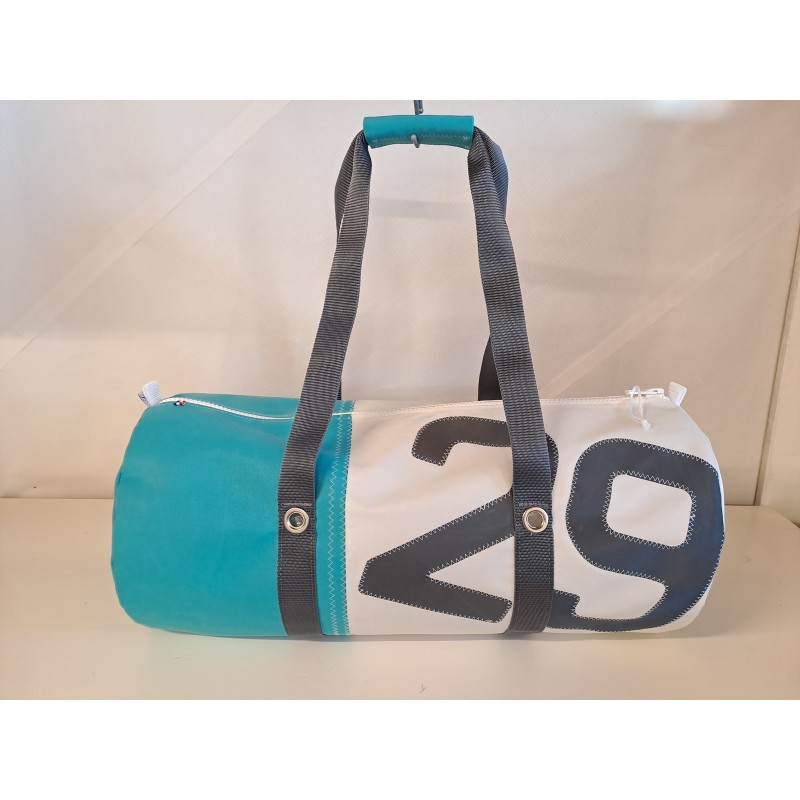 Sac Bagage en voile de bateau recyclée.