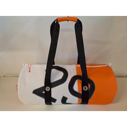 Sac Bagage en voile de bateau recyclée.