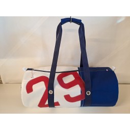 Sac Bagage en voile de bateau recyclée.