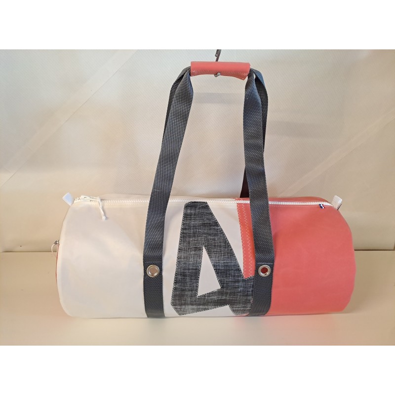 Sac Bagage en voile de bateau recyclée.