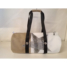 Sac Bagage en voile de bateau recyclée.