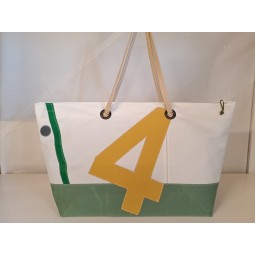 Cabas Beach en voile de bateau recyclée