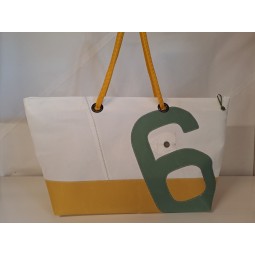 Cabas Beach en voile de bateau recyclée