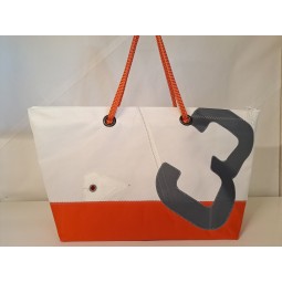 Cabas Beach en voile de bateau recyclée