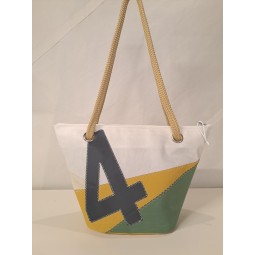 Sac à mains modèle Manille en voile de bateau recyclée.