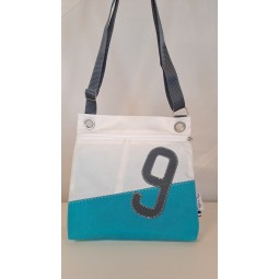 Pochette bandoulière en voile de bateau recyclée