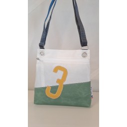 Pochette bandoulière en voile de bateau recyclée