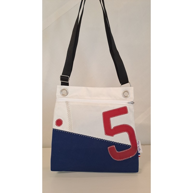 Pochette bandoulière en voile de bateau recyclée