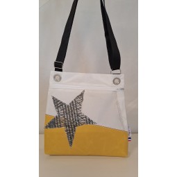 Pochette bandoulière en voile de bateau recyclée