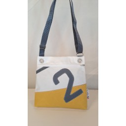Pochette bandoulière en voile de bateau recyclée