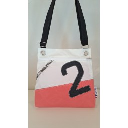 Pochette bandoulière en voile de bateau recyclée