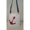 Pochette bandoulière en voile de bateau recyclée