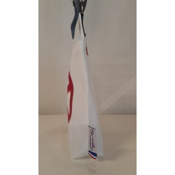 Pochette bandoulière en voile de bateau recyclée