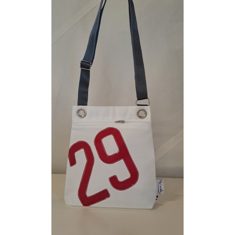 Pochette bandoulière en voile de bateau recyclée