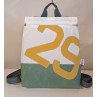Sac à dos en voile de bateau recyclée.